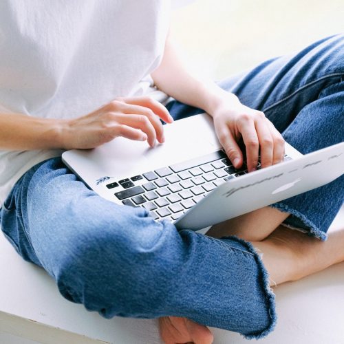 pexels-anna-shvets-3987114